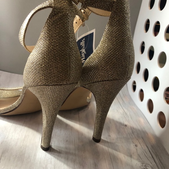 Heels - Picture 12 of 12